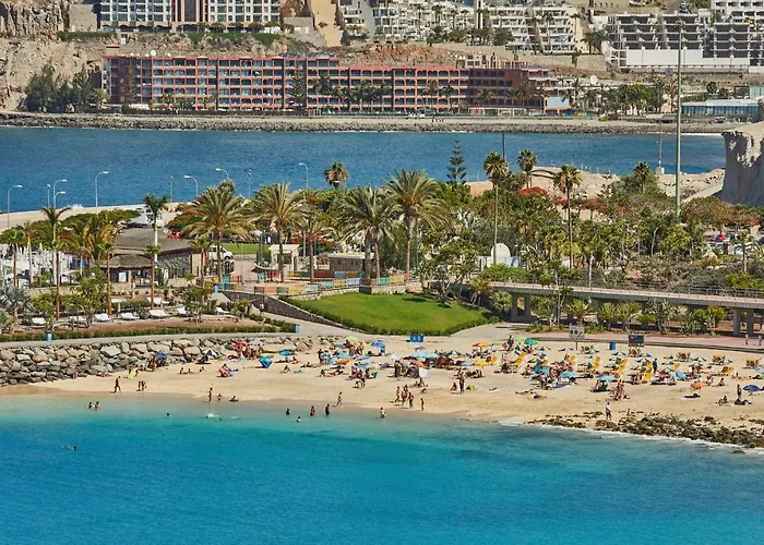 Gisel La Playa de Tauro